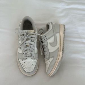 Nike low dunk light bone (women’s size 7)
